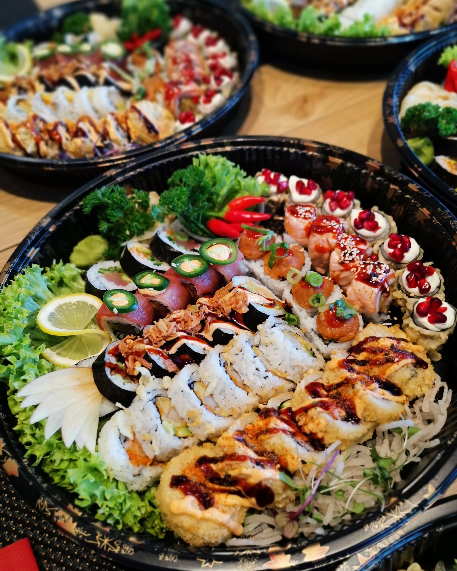 KAORU Big Box mit Maki, Nigiri und Ura-Maki zum Abholen in Frankfurt-Bockenheim